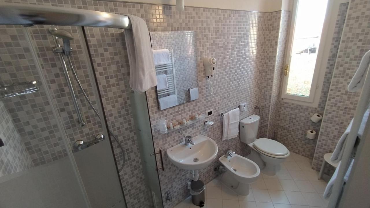 Albergo Moderno Lucca Luaran gambar