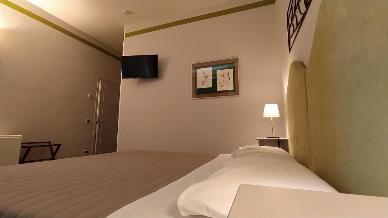 Albergo Moderno Lucca Luaran gambar