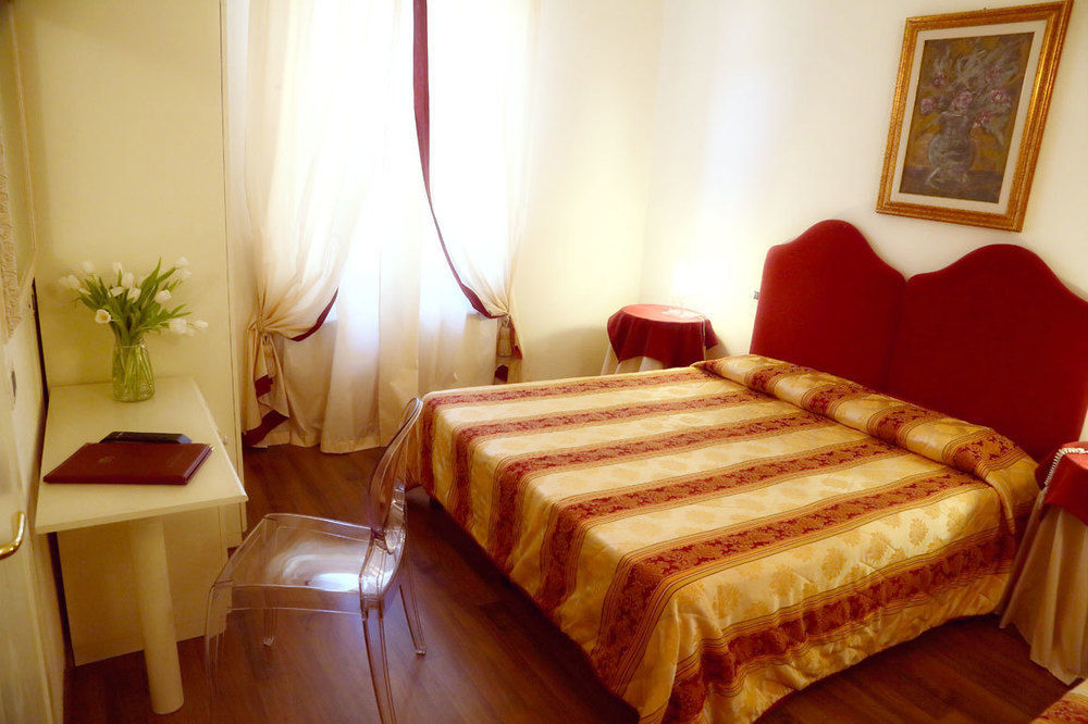Albergo Moderno Lucca Luaran gambar
